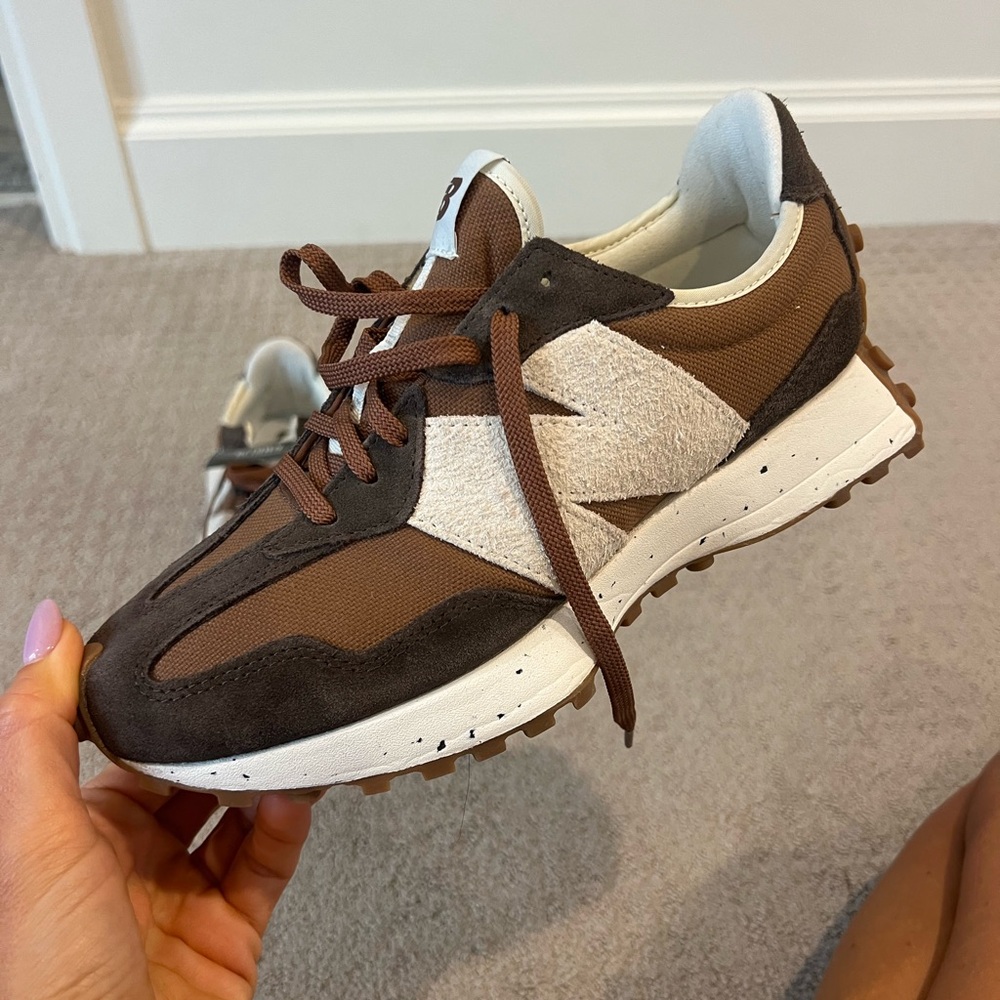 New Balance 327 womens double brown Retro Runner Sneaker size 8.5